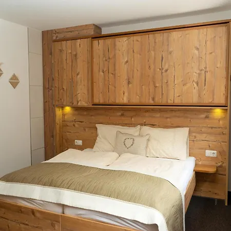 In Near Berger Alm Navis